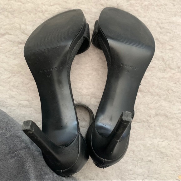 Nine West buckle heels - Picture 5 of 7